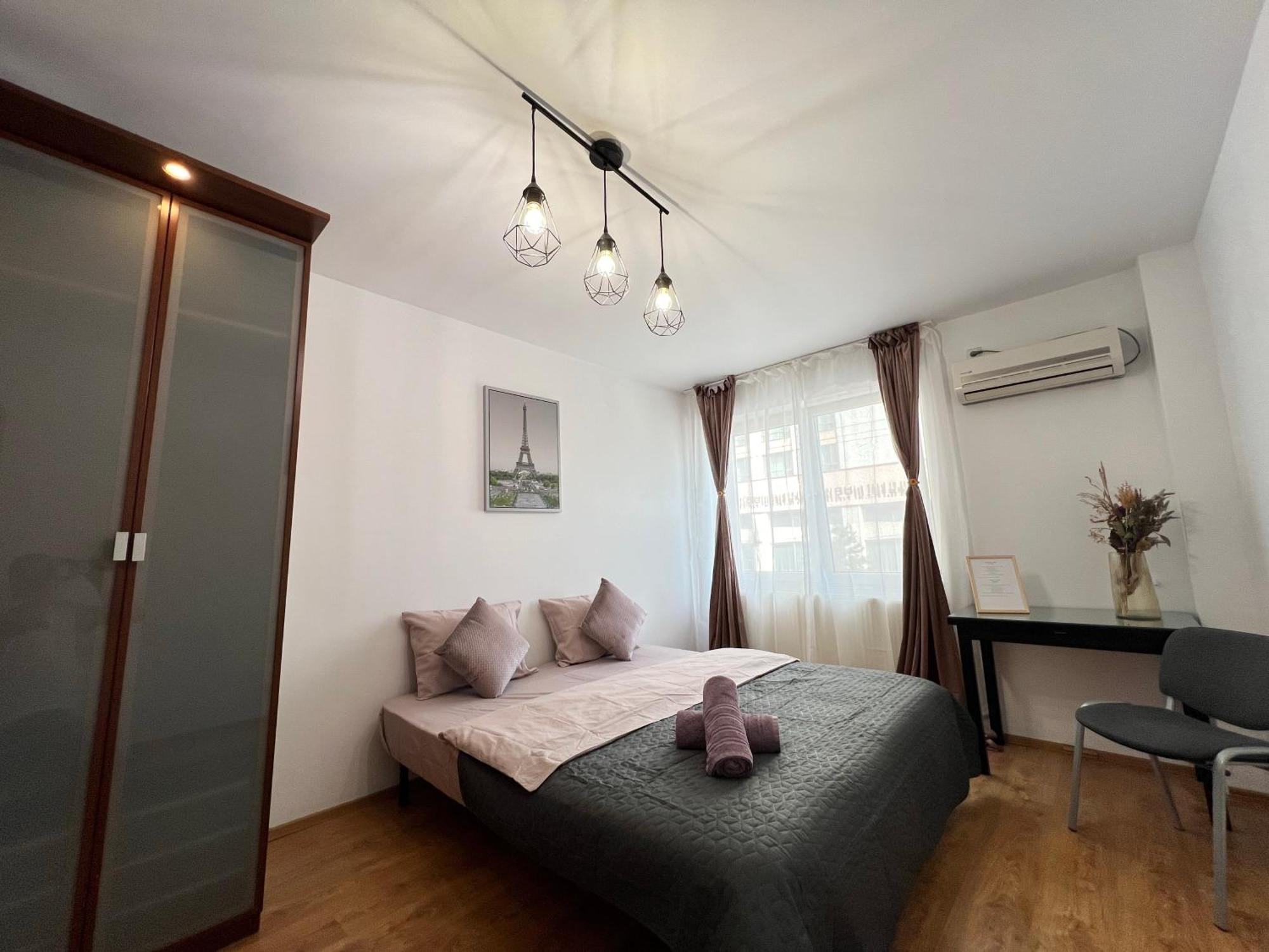 2 Center Apartment