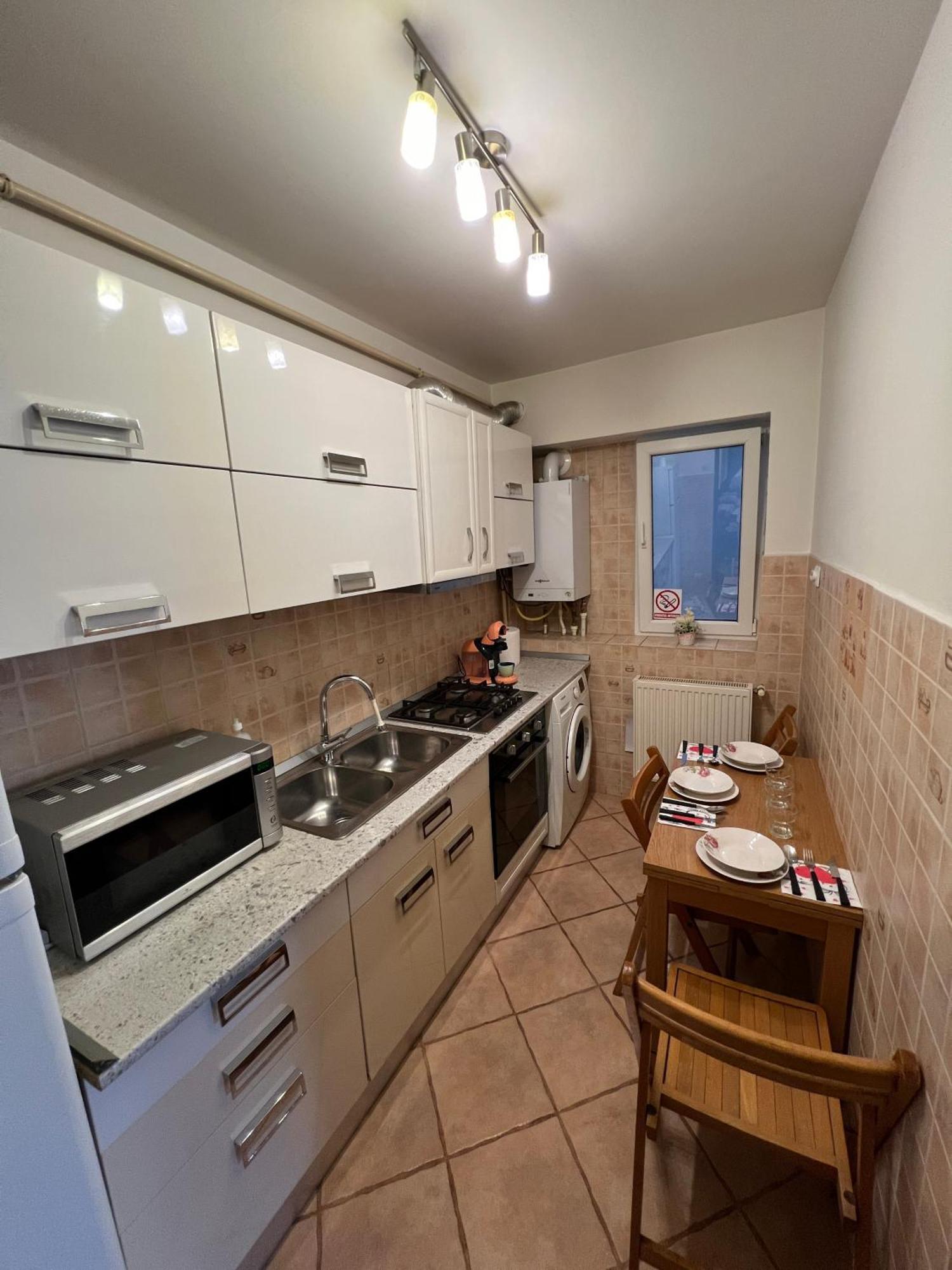 2 Center Apartment