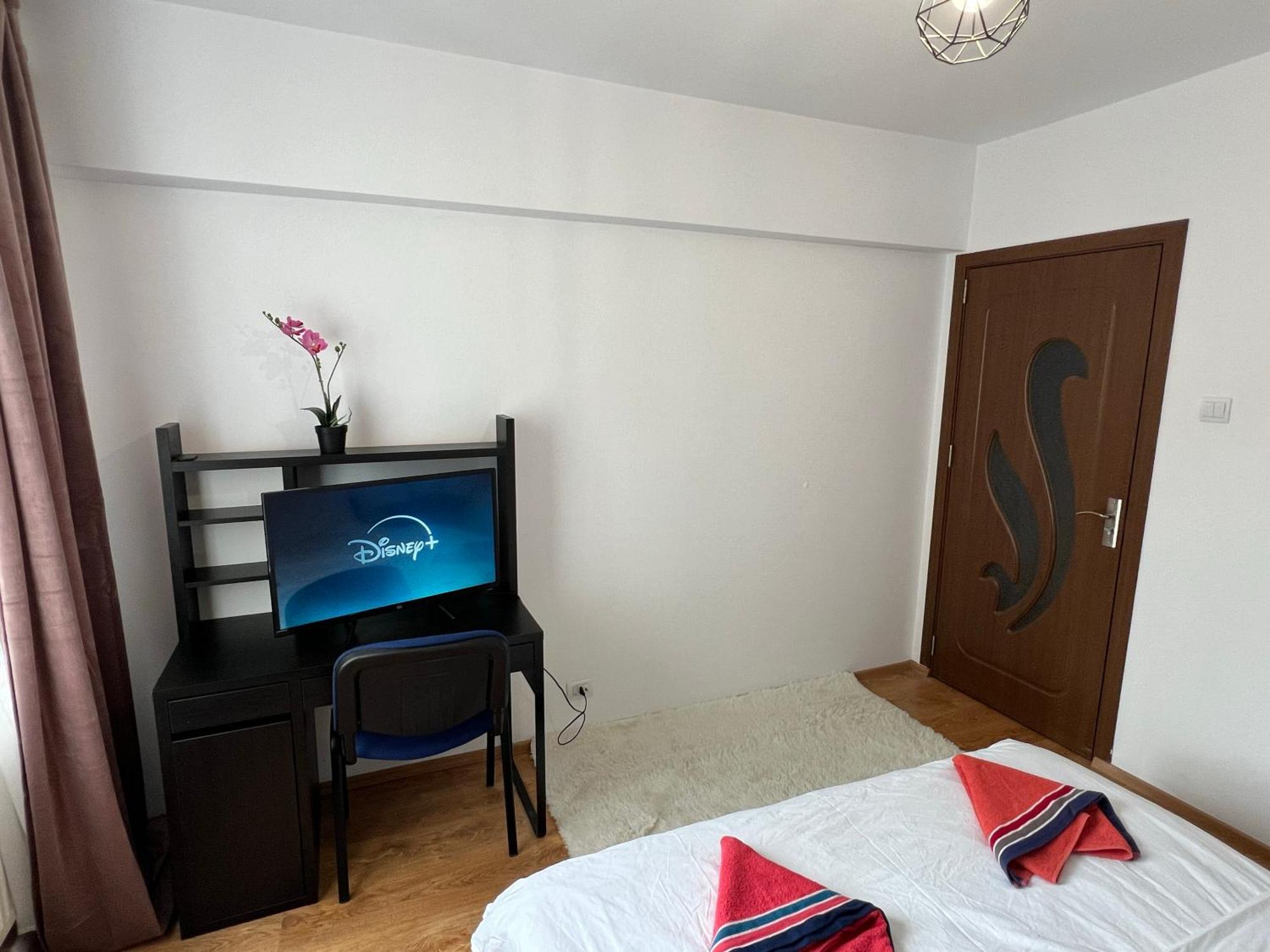 Apartment 2 Center *